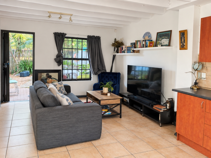 To Let 2 Bedroom Property for Rent in Observatory Western Cape